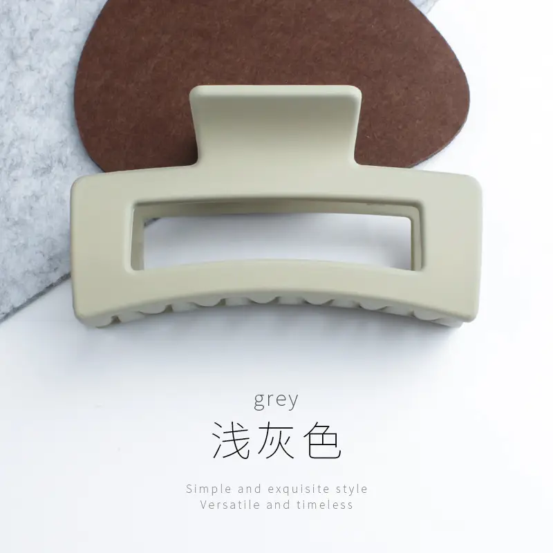 Korean-style Black Hair Clip with Geometric Design - Image 5