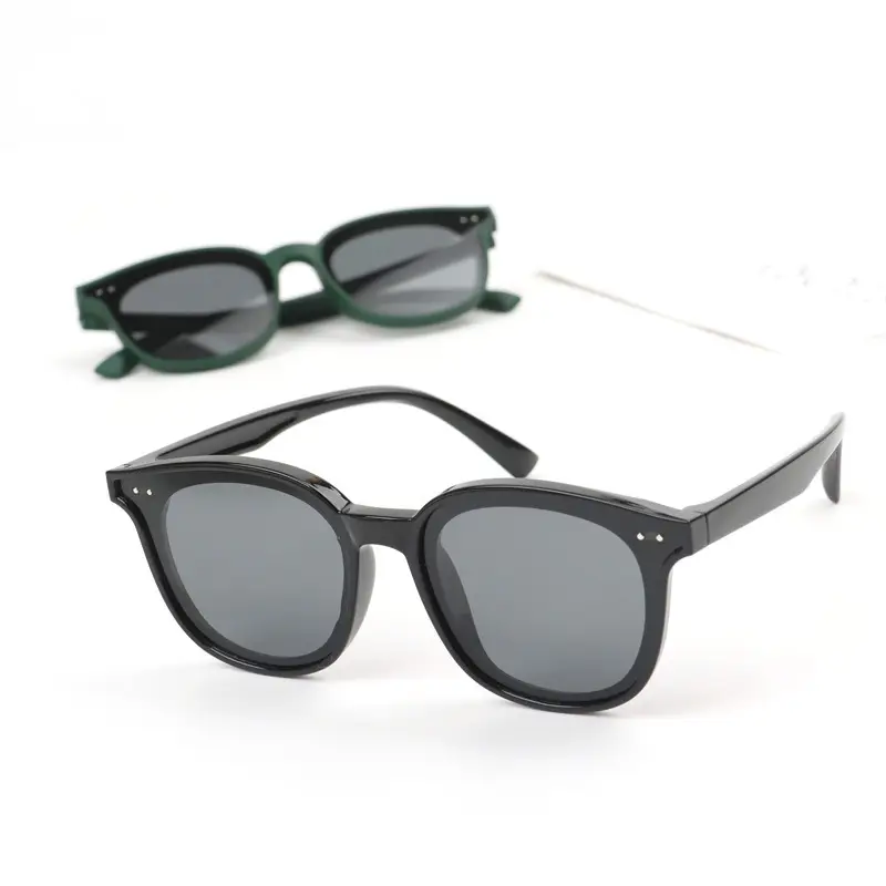 Kids Polarized Sunglasses Black Green Travel Sunshade - Image 6