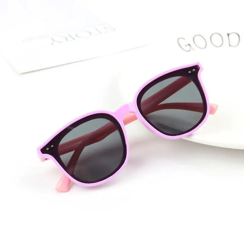 Kids Polarized Sunglasses Black Green Travel Sunshade - Image 4