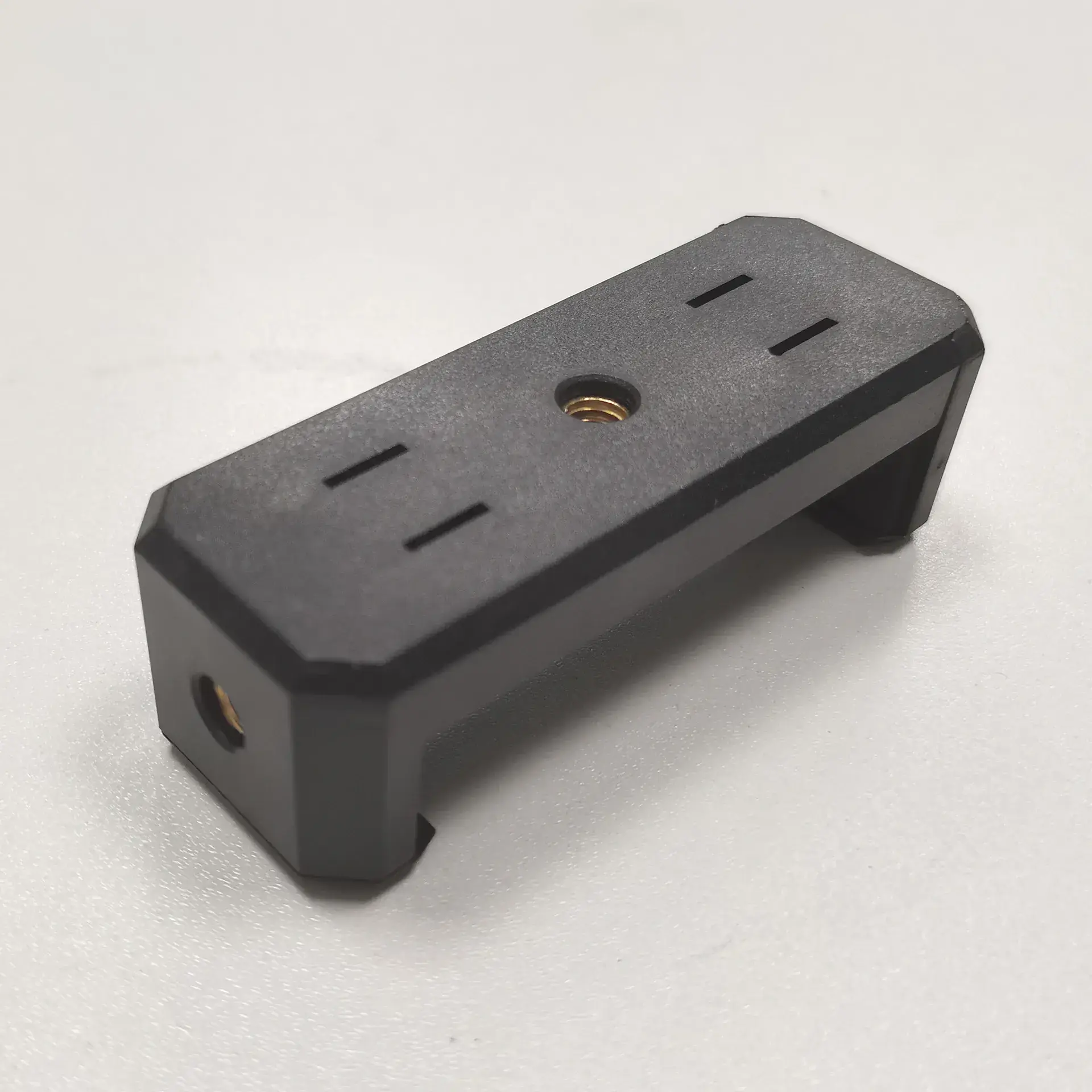 Diamond Clip for Live Broadcast Tripod Setup - Image 6