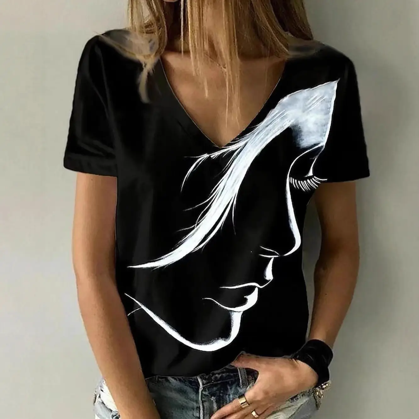 2022 Burned Flower V-Neck T-Shirt Women Black - Image 9