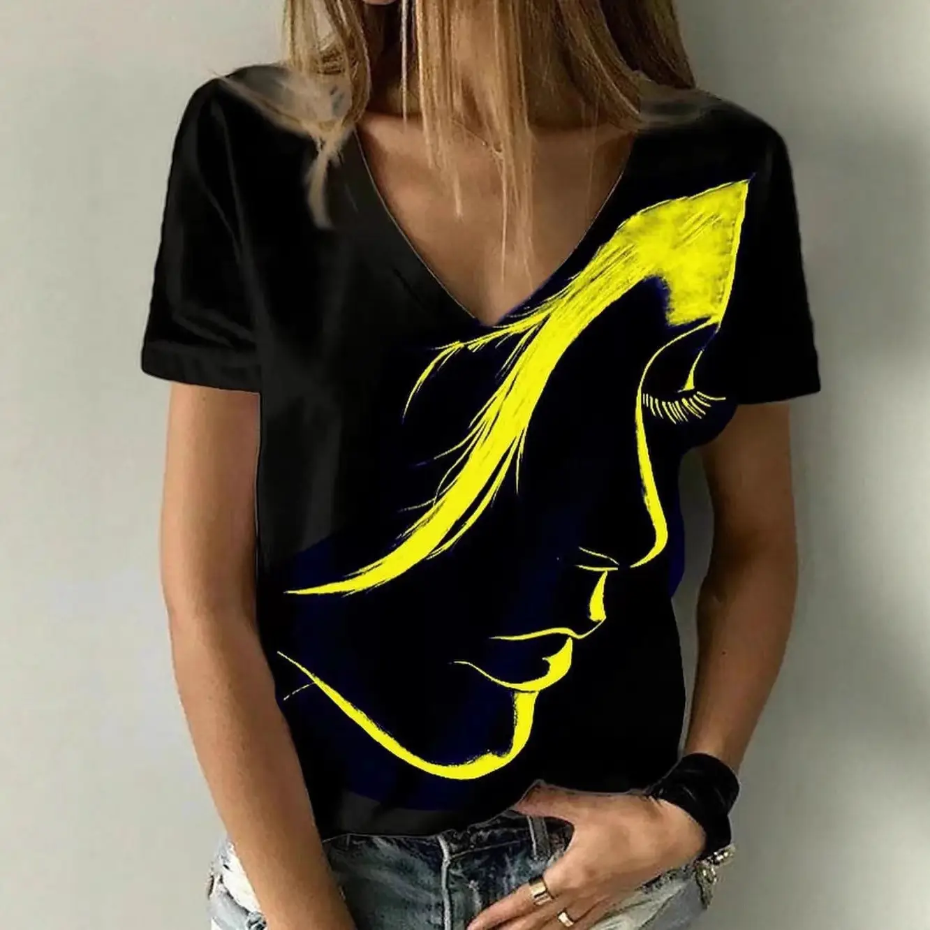 2022 Burned Flower V-Neck T-Shirt Women Black - Image 10
