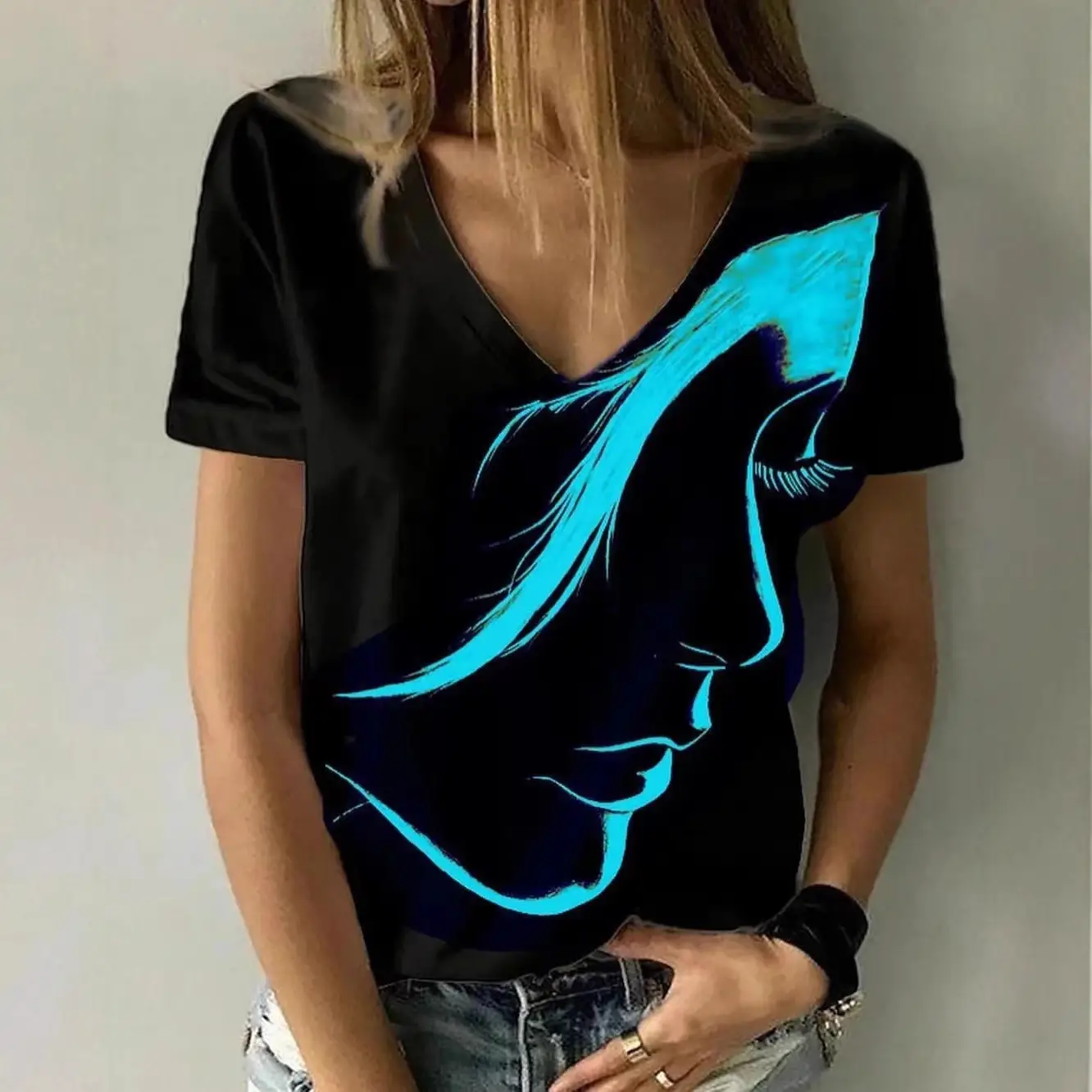 2022 Burned Flower V-Neck T-Shirt Women Black - Image 11