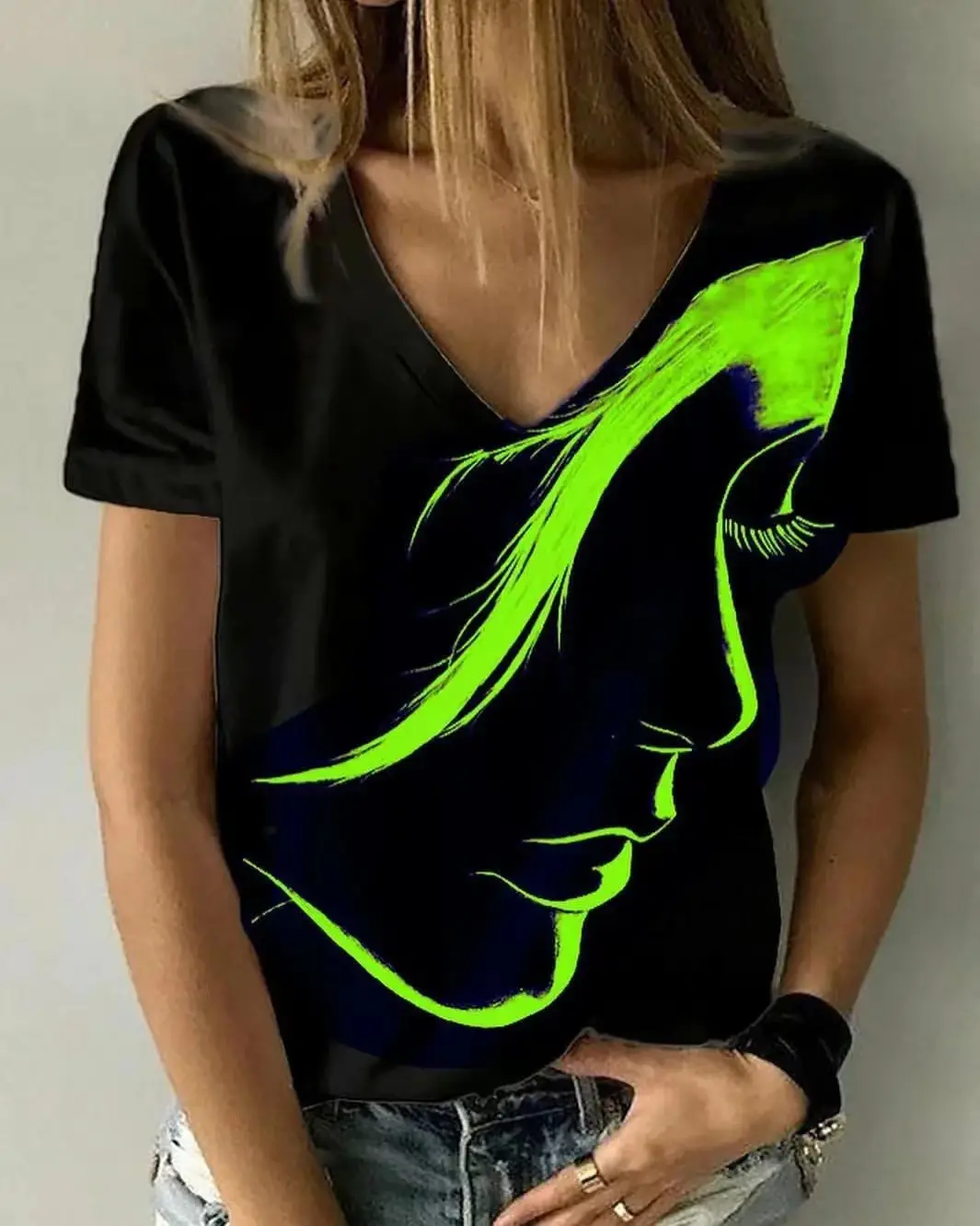 2022 Burned Flower V-Neck T-Shirt Women Black — feature 10