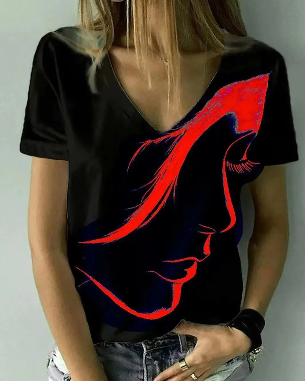 2022 Burned Flower V-Neck T-Shirt Women Black - Image 2