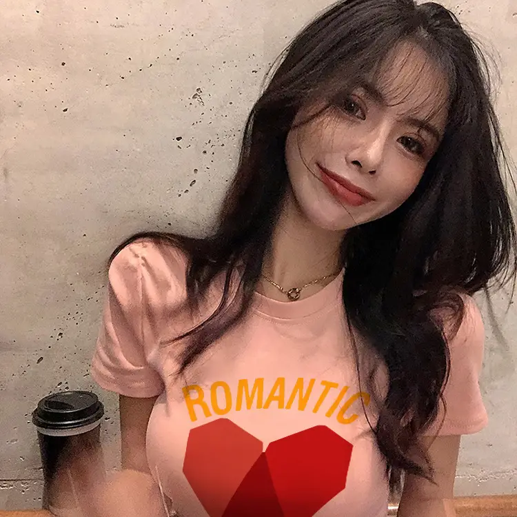 Women Yellow Heart Print Short T-Shirt 2025 — feature 4