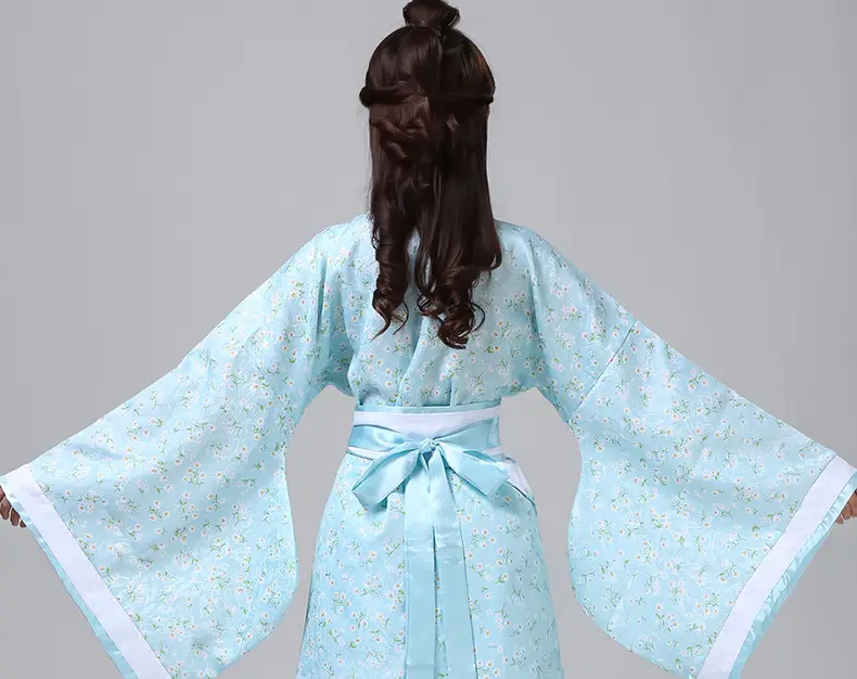 复制_2020汉服女复古影楼毕业照写真舞蹈演出.jpg