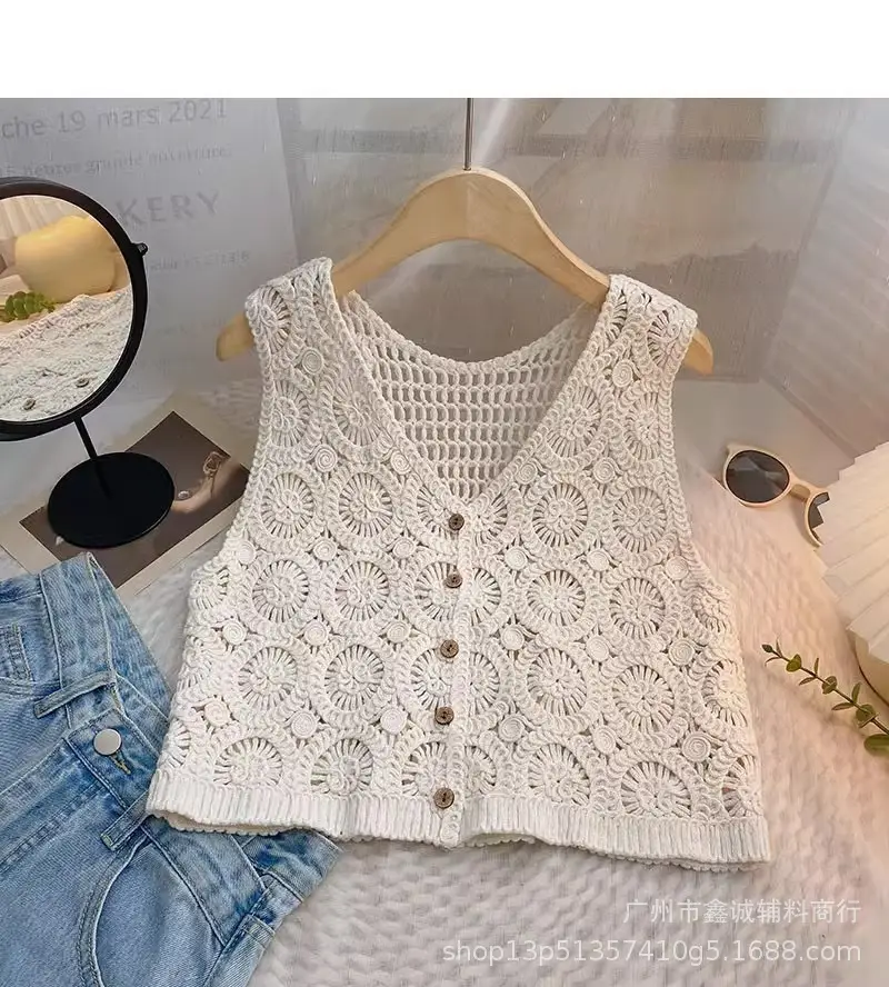 Women's Summer Crochet Lace V-neck Shirt - Image 18