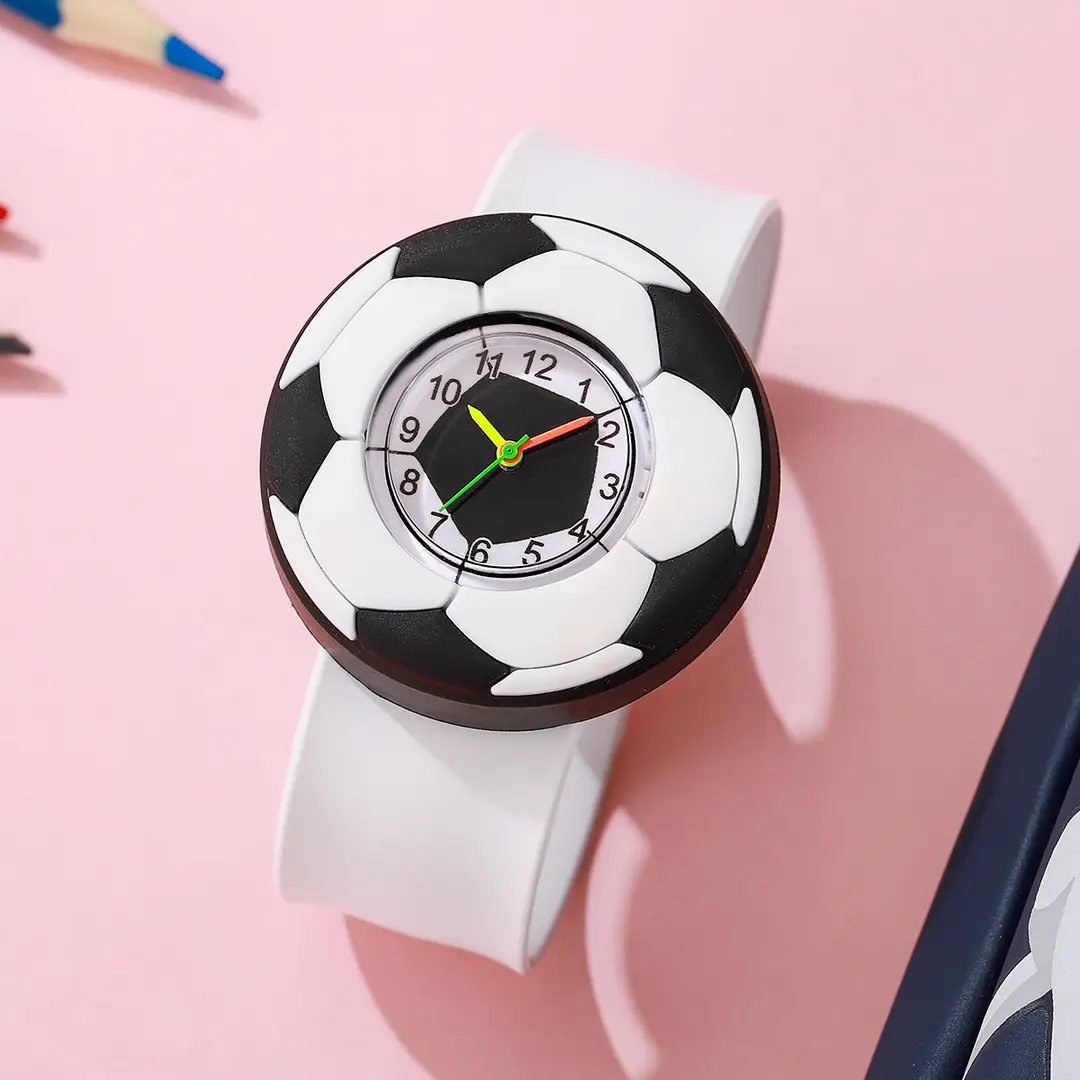 A08702 children's quartz watch a variety of cartoon animation small animals clap watch kindergarten baby play young