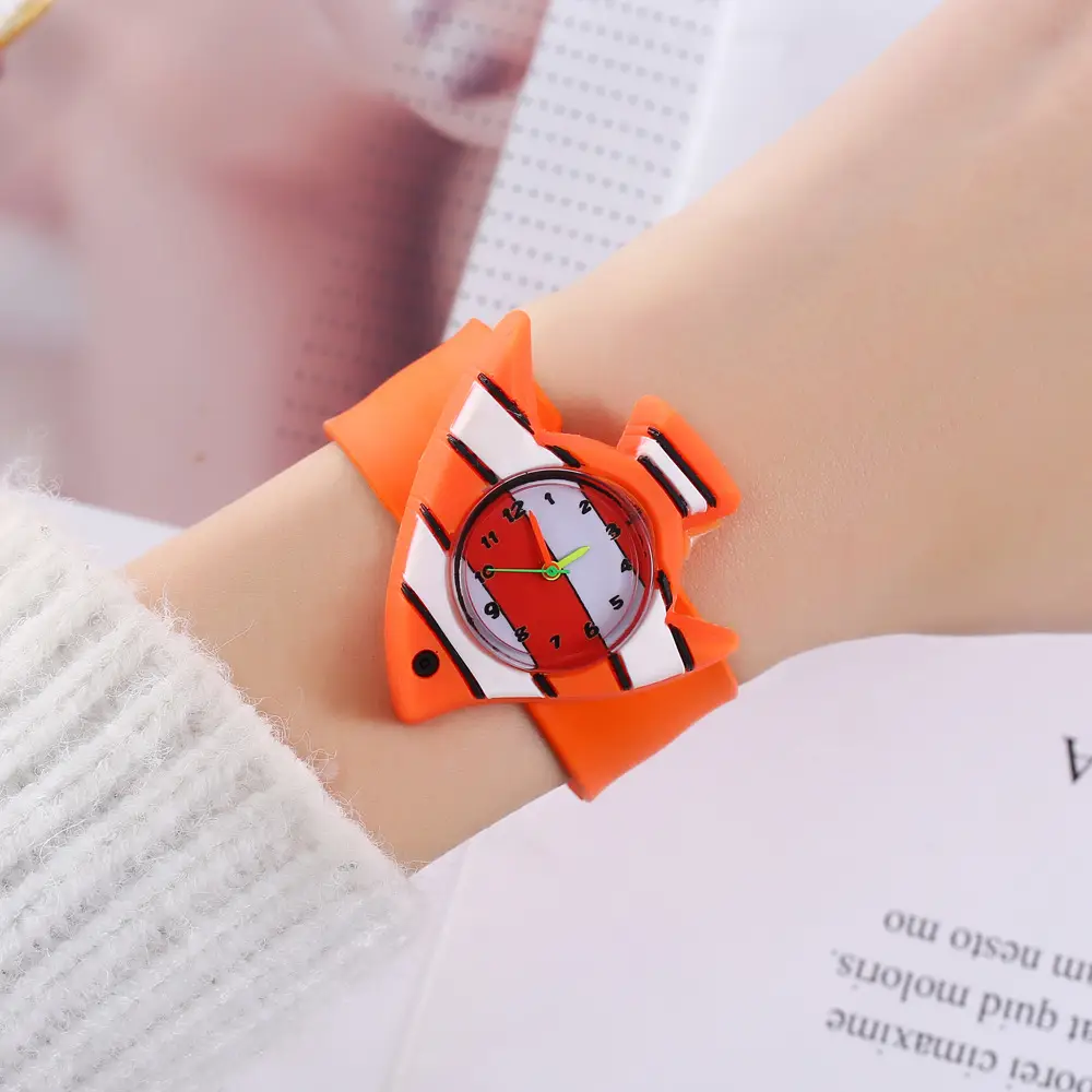 A08702 children's quartz watch a variety of cartoon animation small animals clap watch kindergarten baby play young