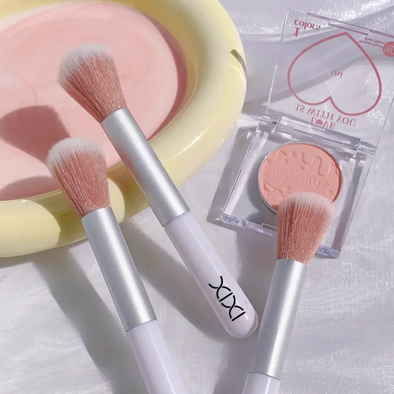 Nose Shadow Brush with Fiber Hair & Highlighting Function - Image 5