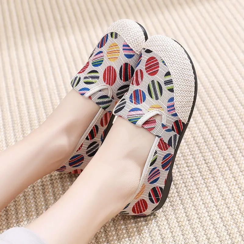 Women's Printed Linen Slip-on Shoes for Summer - Image 4