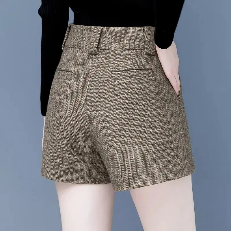 Women Woolen Shorts High Waist Wide Leg Slimming Winter 2025 - Image 4