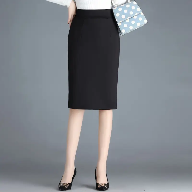 Women Hip-Hugging Black Skirt Large Size Back Slit Elastic - Image 4