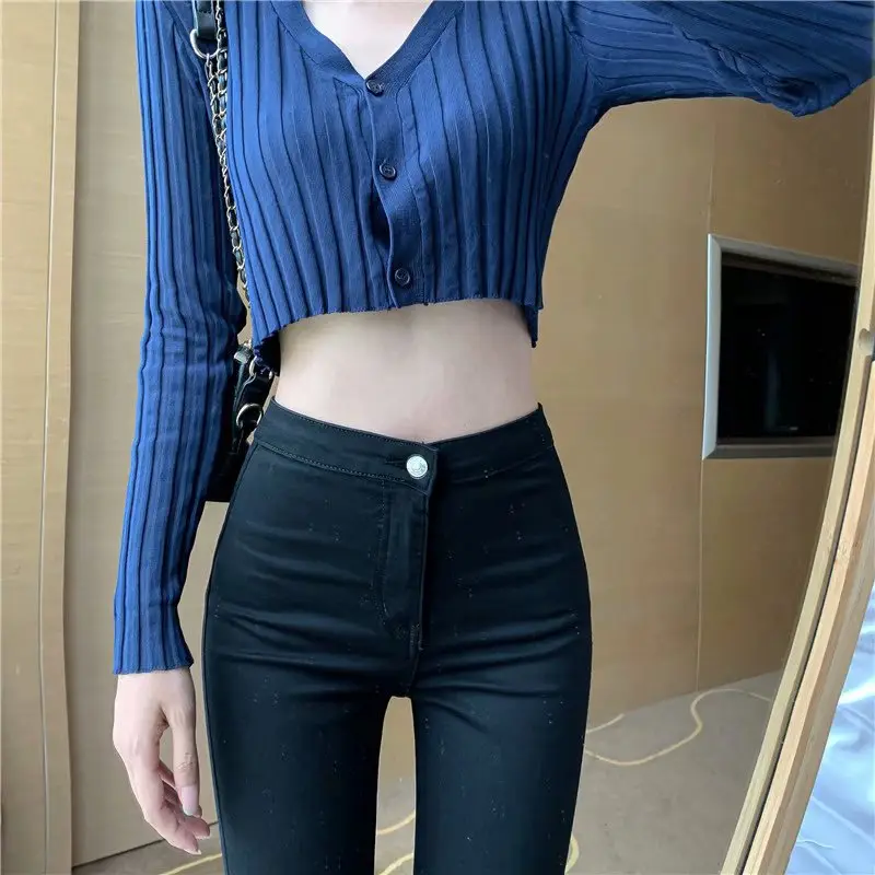 Women Slim Fit Light Blue Hip Cropped Jeans - Image 6