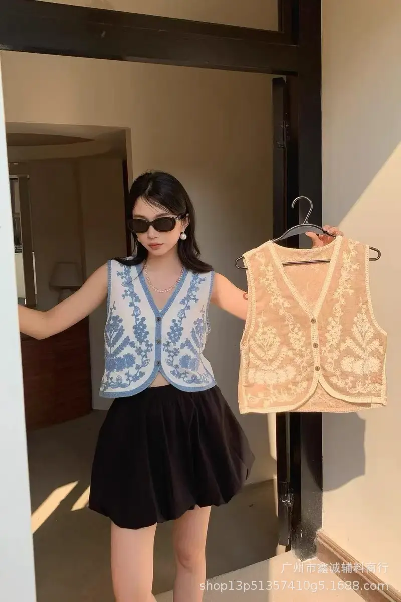 New Retro Ethnic Knitted Vest Women's Hollow Design