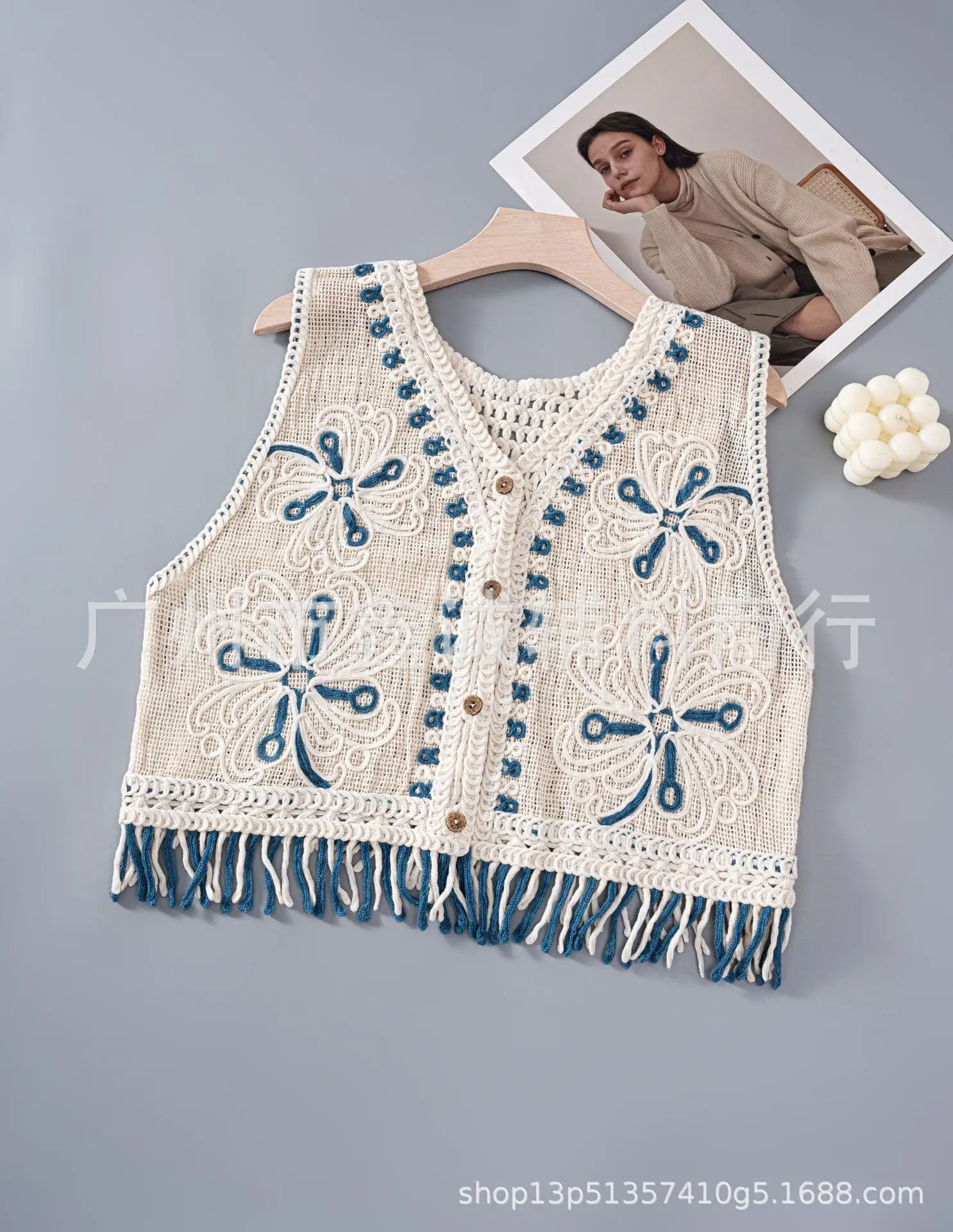 New Retro Ethnic Knitted Vest Women's Hollow Design