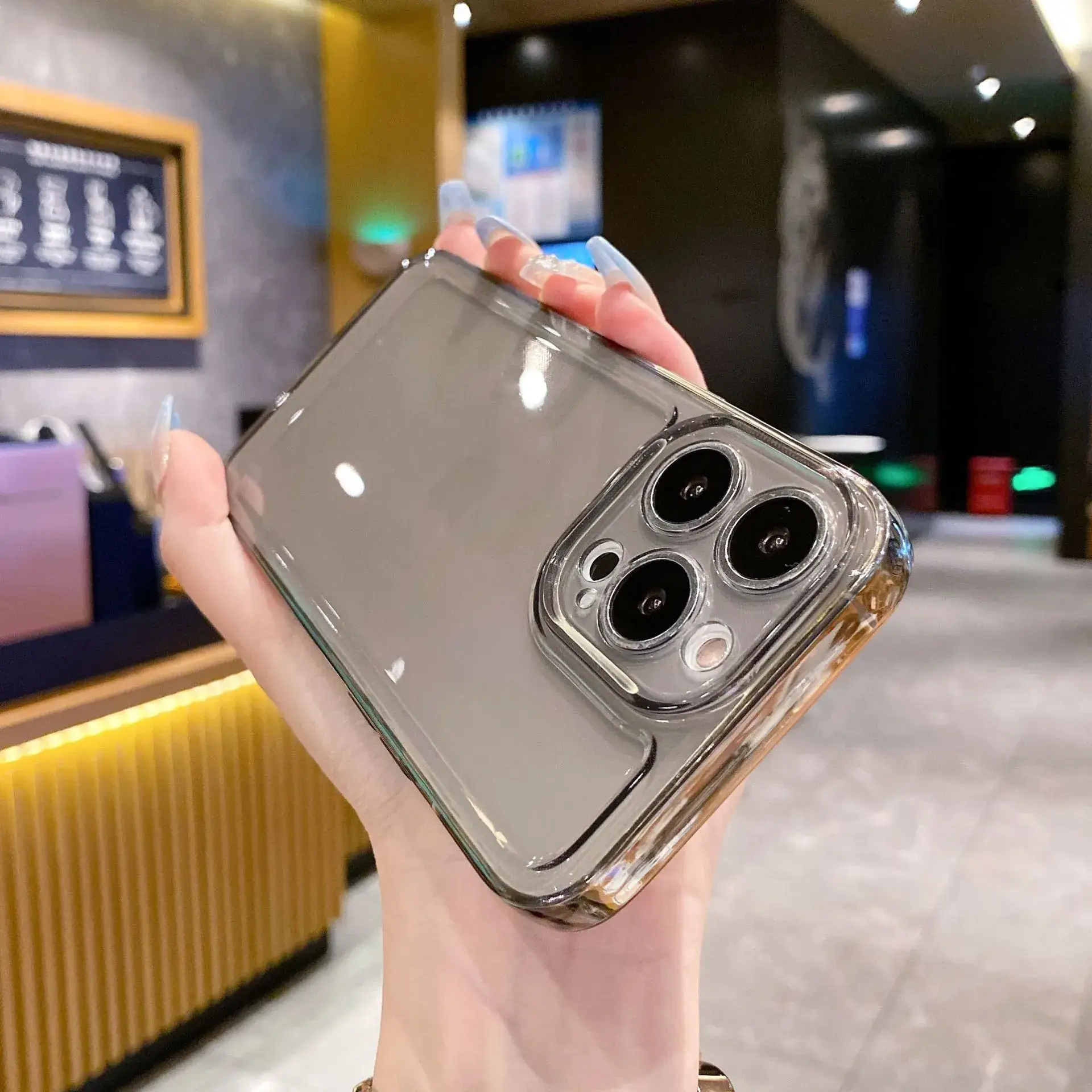 Transparent iPhone 17 Pro Case with 3 Camera Lens & Anti-Fall Protection - Image 3