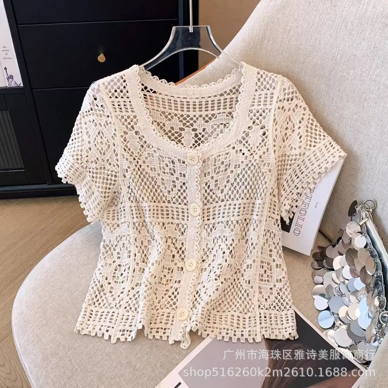 Women's Sweet Small Hollow Crochet Lace Short Sleeve Top