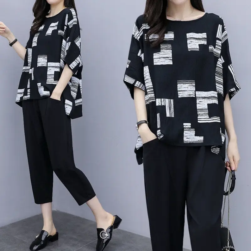 Large Size Women's Black White Patterned 2-Piece Suit — feature 2