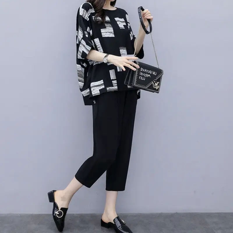 Large Size Women's Black White Patterned 2-Piece Suit — feature 4