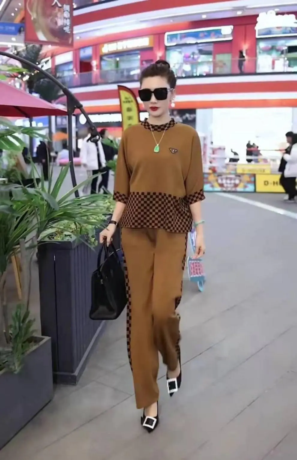 2025 Women's European Two-Piece Suit Brown Black Slim Plaid — feature 11
