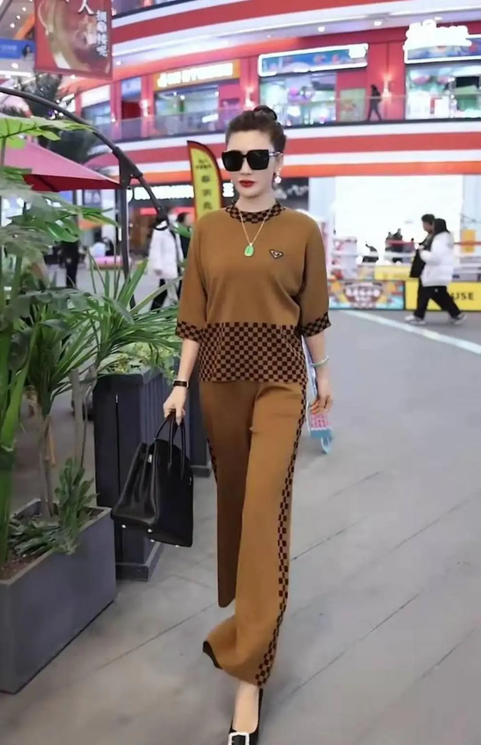 2025 Women's European Two-Piece Suit Brown Black Slim Plaid — feature 12