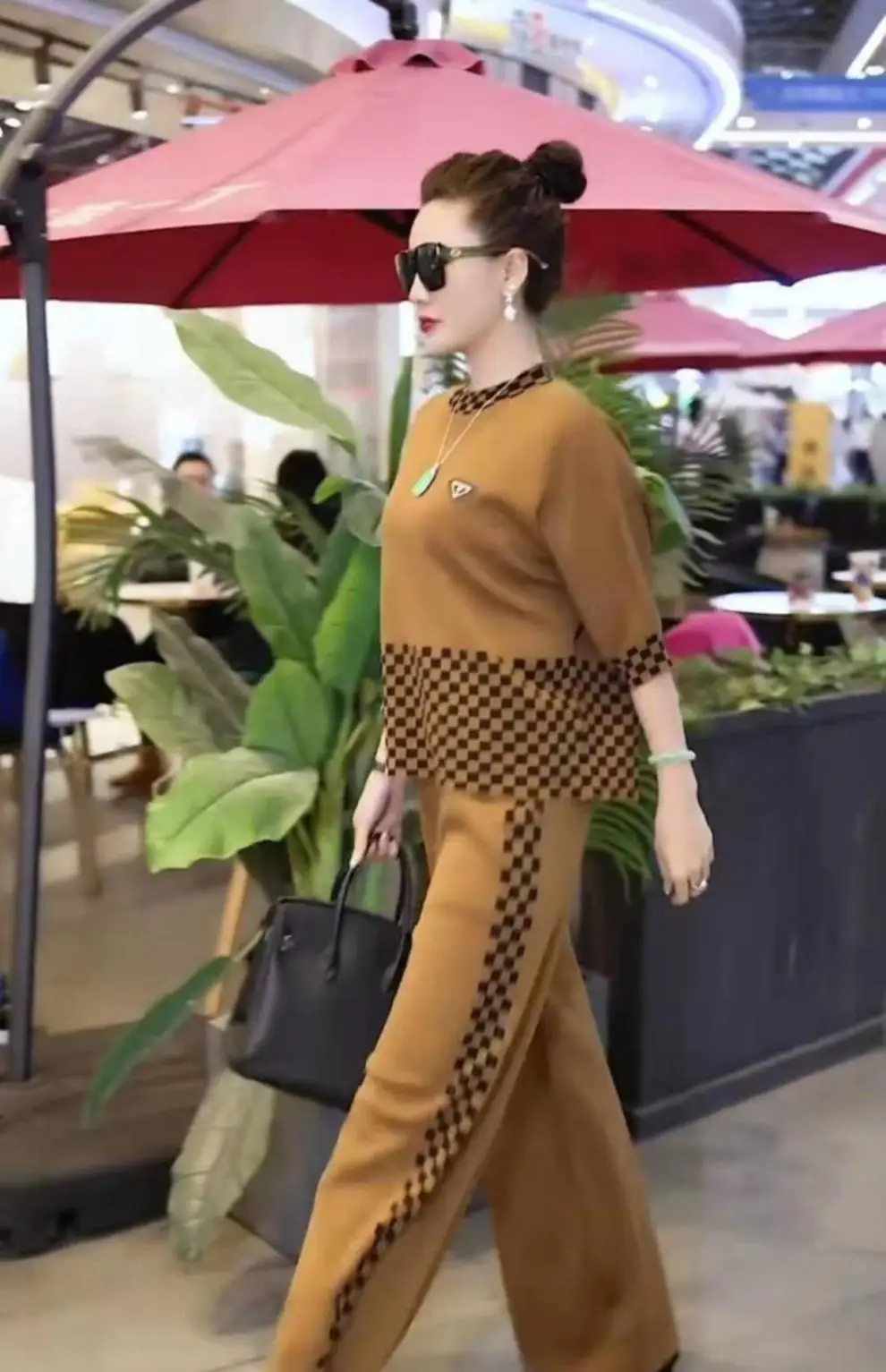 2025 Women's European Two-Piece Suit Brown Black Slim Plaid — feature 17