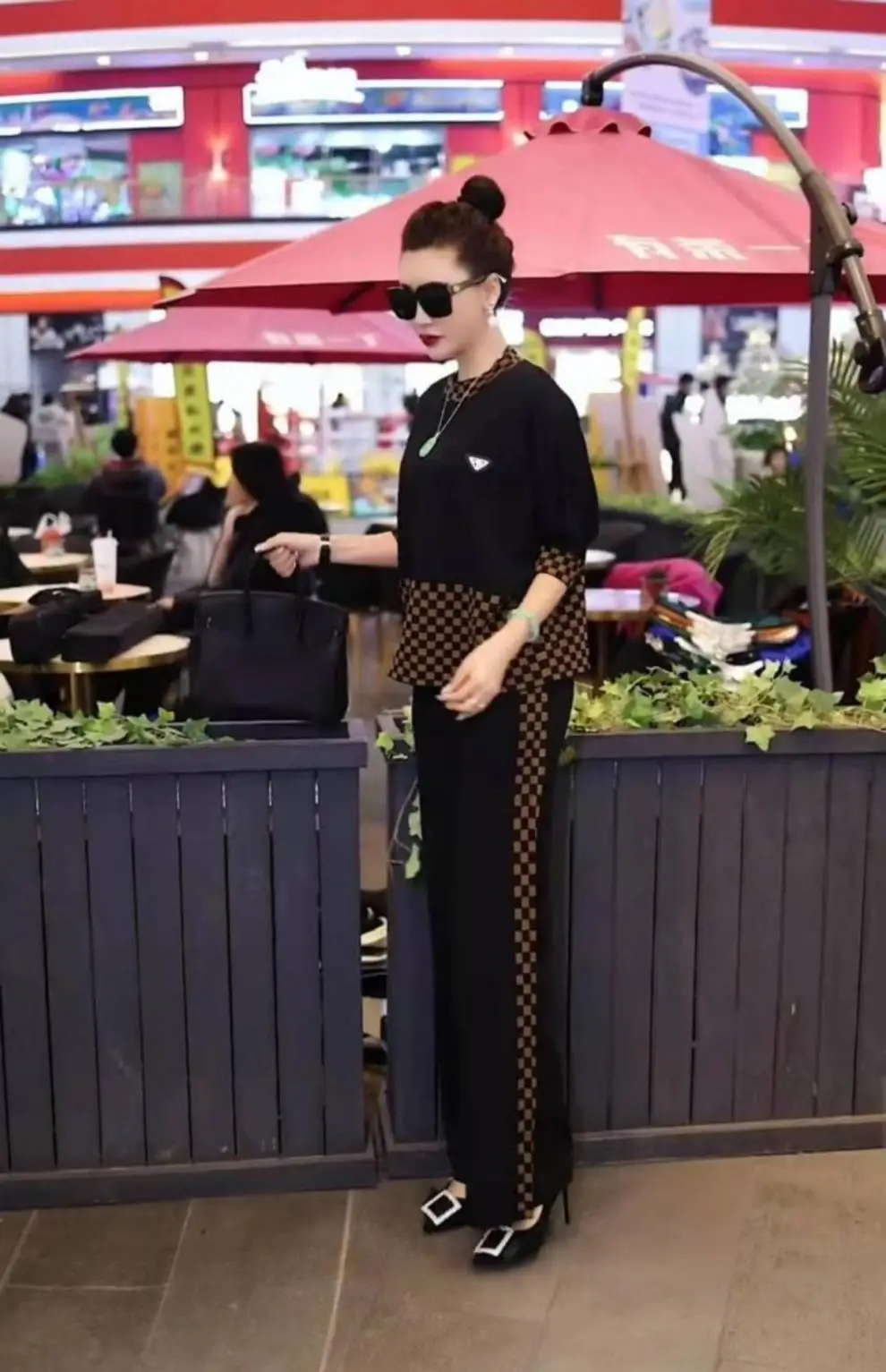 2025 Women's European Two-Piece Suit Brown Black Slim Plaid — feature 5