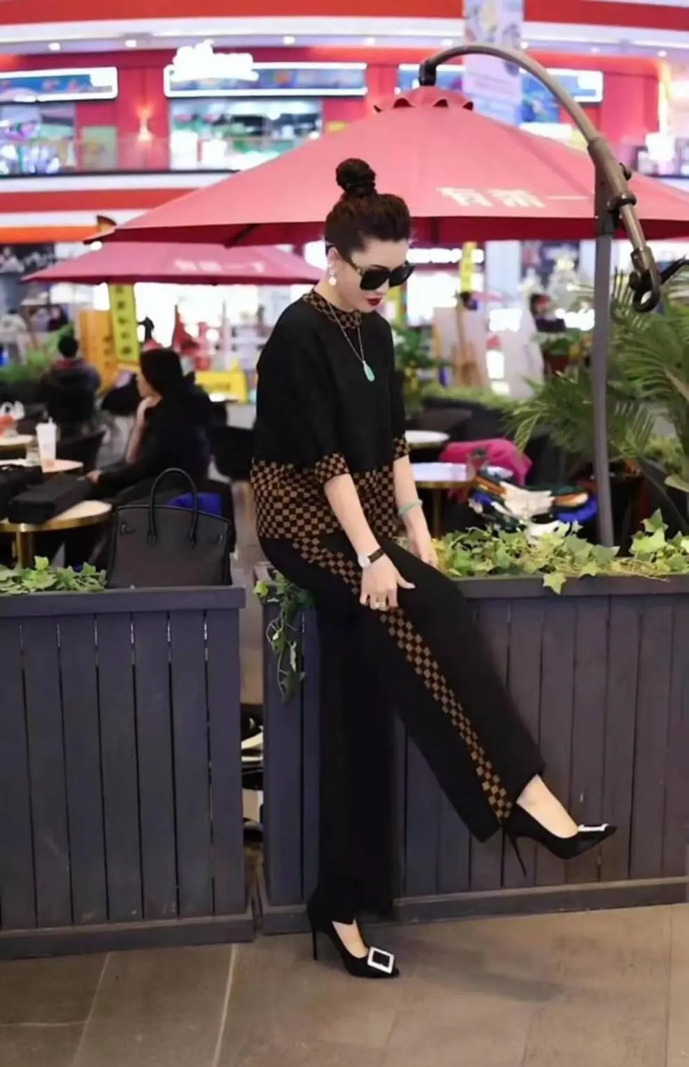 2025 Women's European Two-Piece Suit Brown Black Slim Plaid — feature 9
