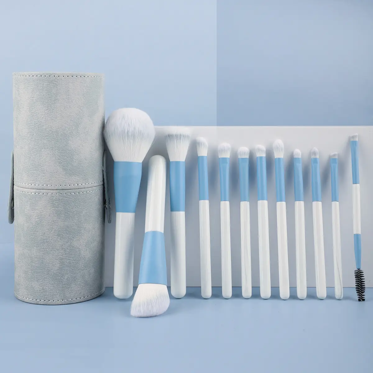 12-piece Clear Sky Makeup Brush Set for Beginners - Image 14