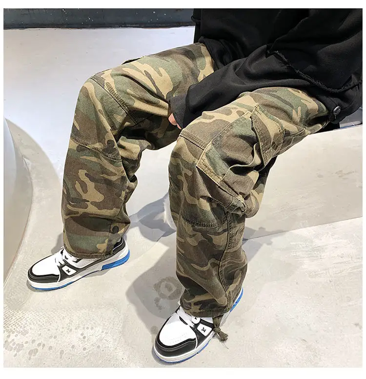 Men Vintage Camo Oversize Drawstring Pants — feature 9