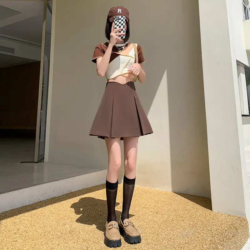 Hip-Hugging Pleated Skirt Women Brown High Waist - Image 2
