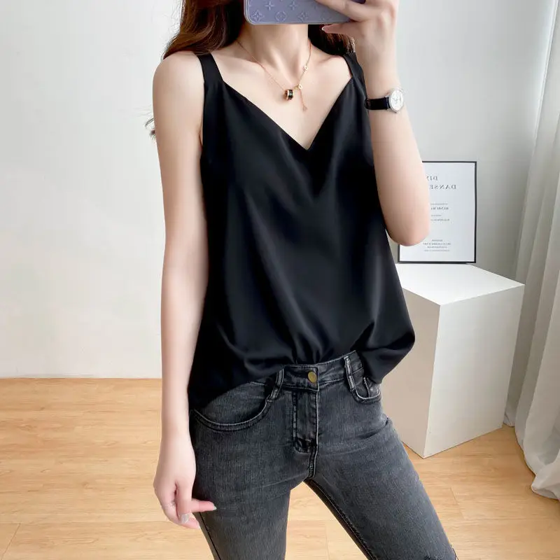 Plus Size Chiffon V-Neck Loose Pants Set - Image 4