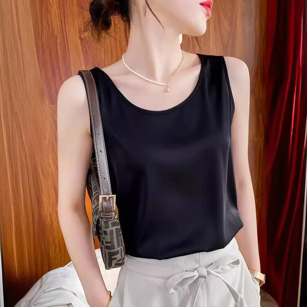 Green V-Neck Sleeveless Camisole Women's Inner Wear - Image 48