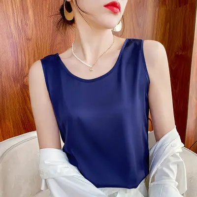 Green V-Neck Sleeveless Camisole Women's Inner Wear - Image 29