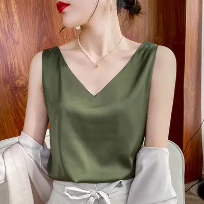 Green V-Neck Sleeveless Camisole Women's Inner Wear - Image 42