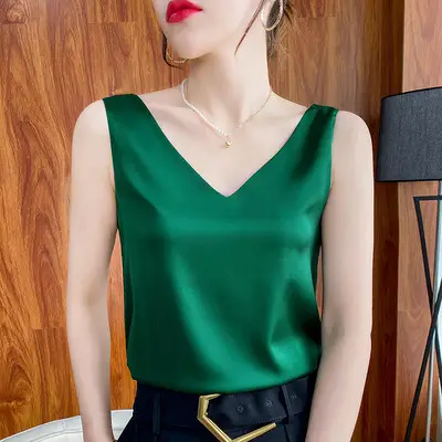 Green V-Neck Sleeveless Camisole Women's Inner Wear - Image 43