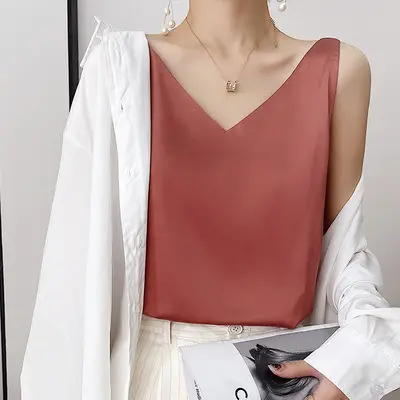 Green V-Neck Sleeveless Camisole Women's Inner Wear - Image 13