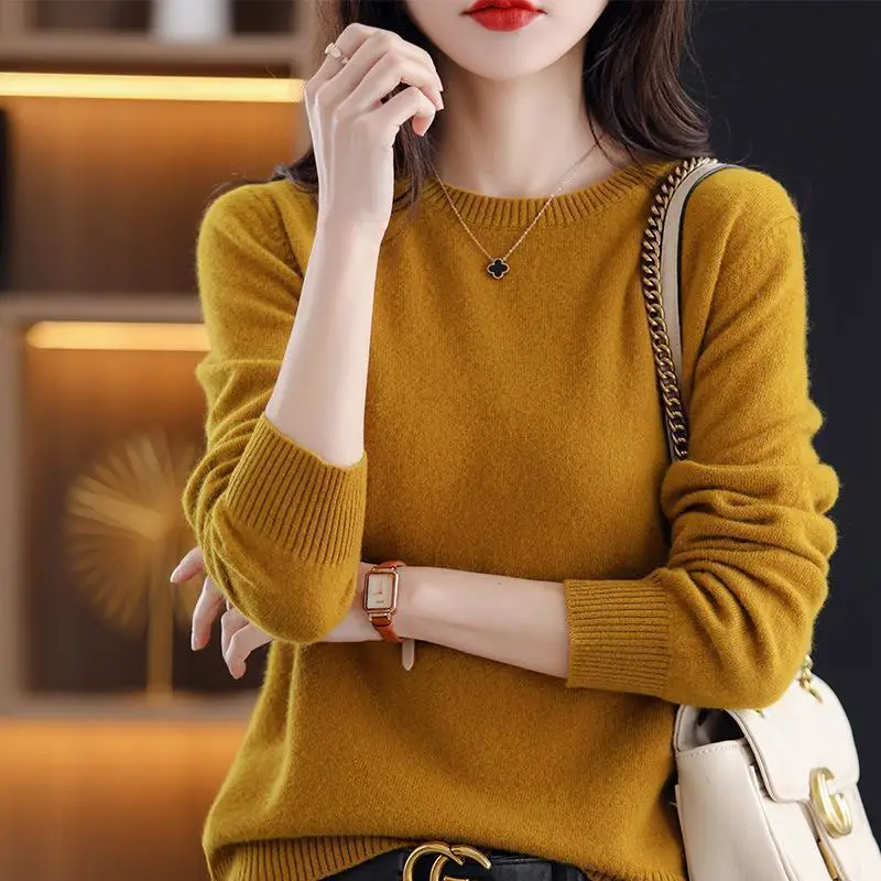 Women Wool Blended Round Neck Sweater Light Green
