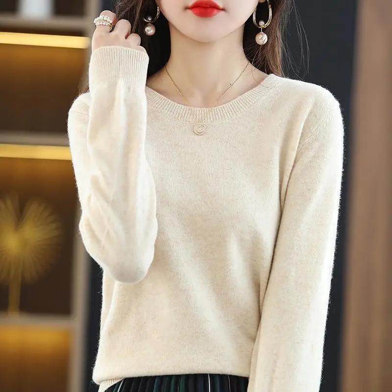 Women Wool Blended Round Neck Sweater Light Green