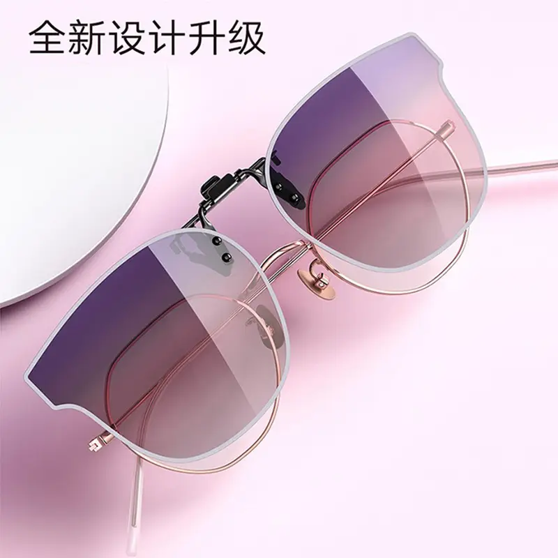 Ultra-Light Polarized Clip-On Sunglasses with Flip-Up UV Protection - Image 10