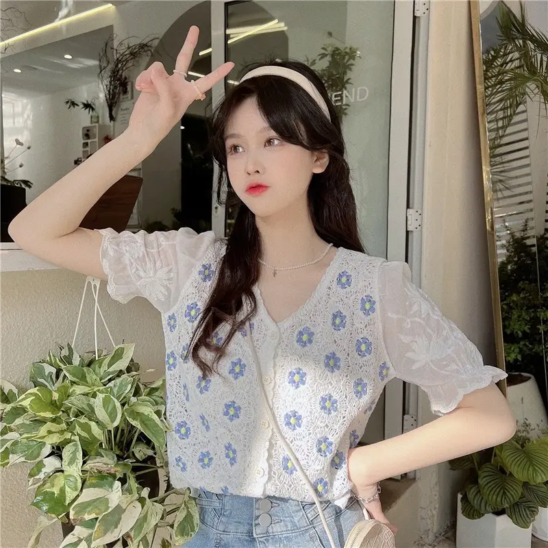 2023 New French V-Neck Embroidered Lace Top — feature 5