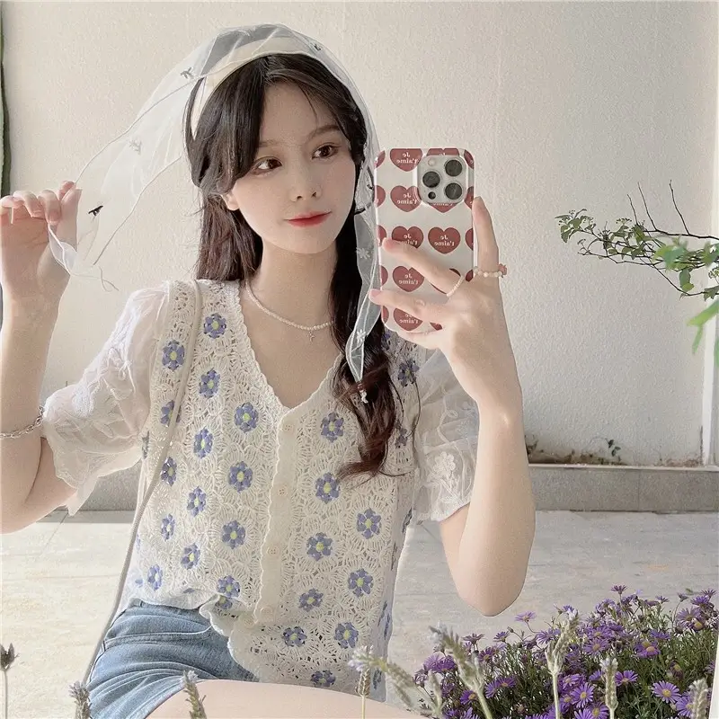 2023 New French V-Neck Embroidered Lace Top — feature 6