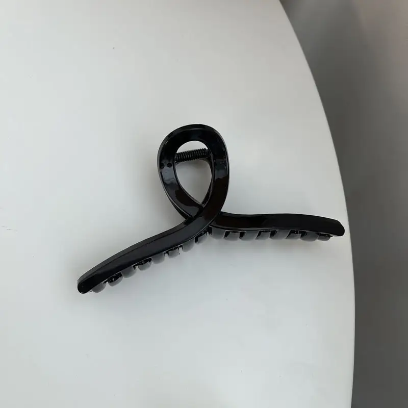 Brown Shark Clip for Hair and Head Bath - Image 3