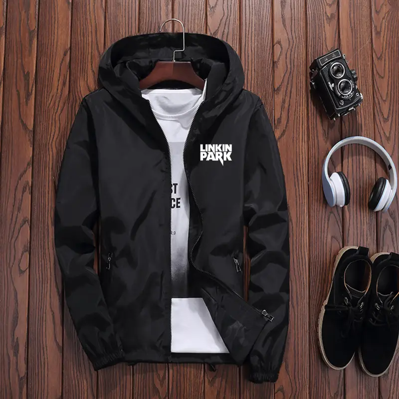 Men Red Hooded Windbreaker Jacket Large 2022 — feature 11
