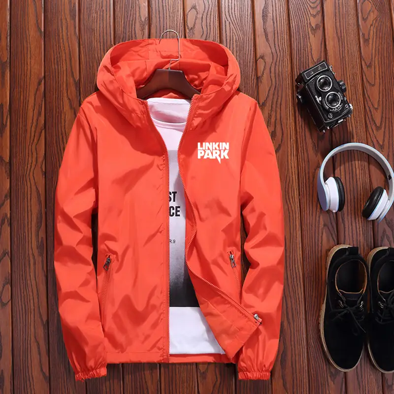 Men Red Hooded Windbreaker Jacket Large 2022 — feature 13