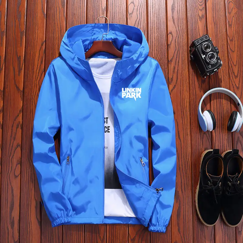 Men Red Hooded Windbreaker Jacket Large 2022 — feature 15