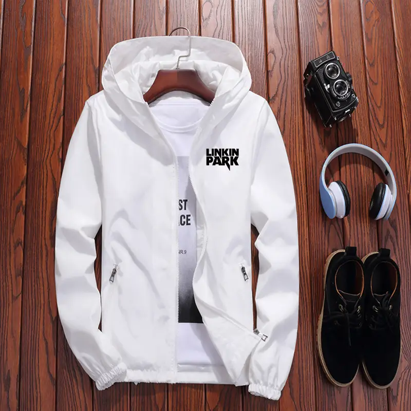 Men Red Hooded Windbreaker Jacket Large 2022 — feature 19