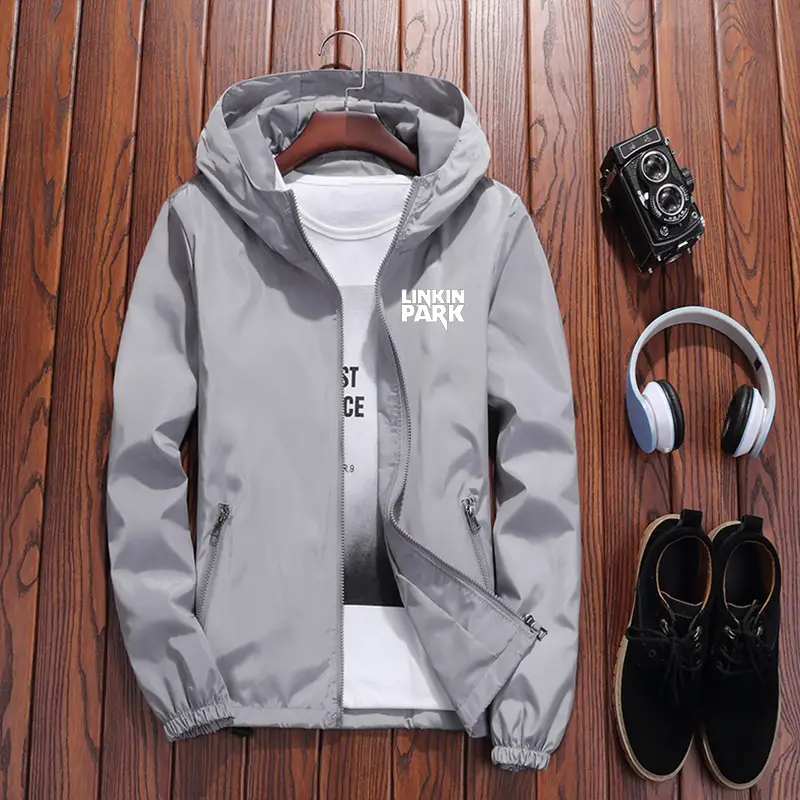 Men Red Hooded Windbreaker Jacket Large 2022 — feature 21